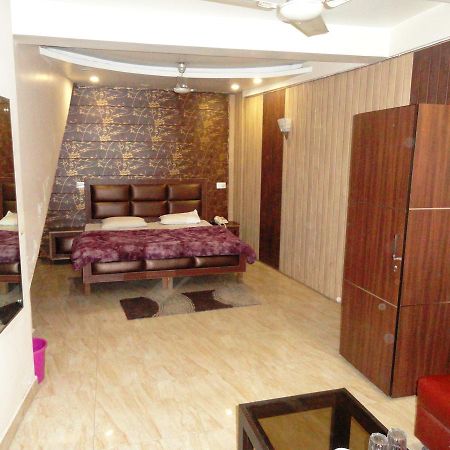 Oyo 12976 Hotel New Fiza Jammu Eksteriør billede