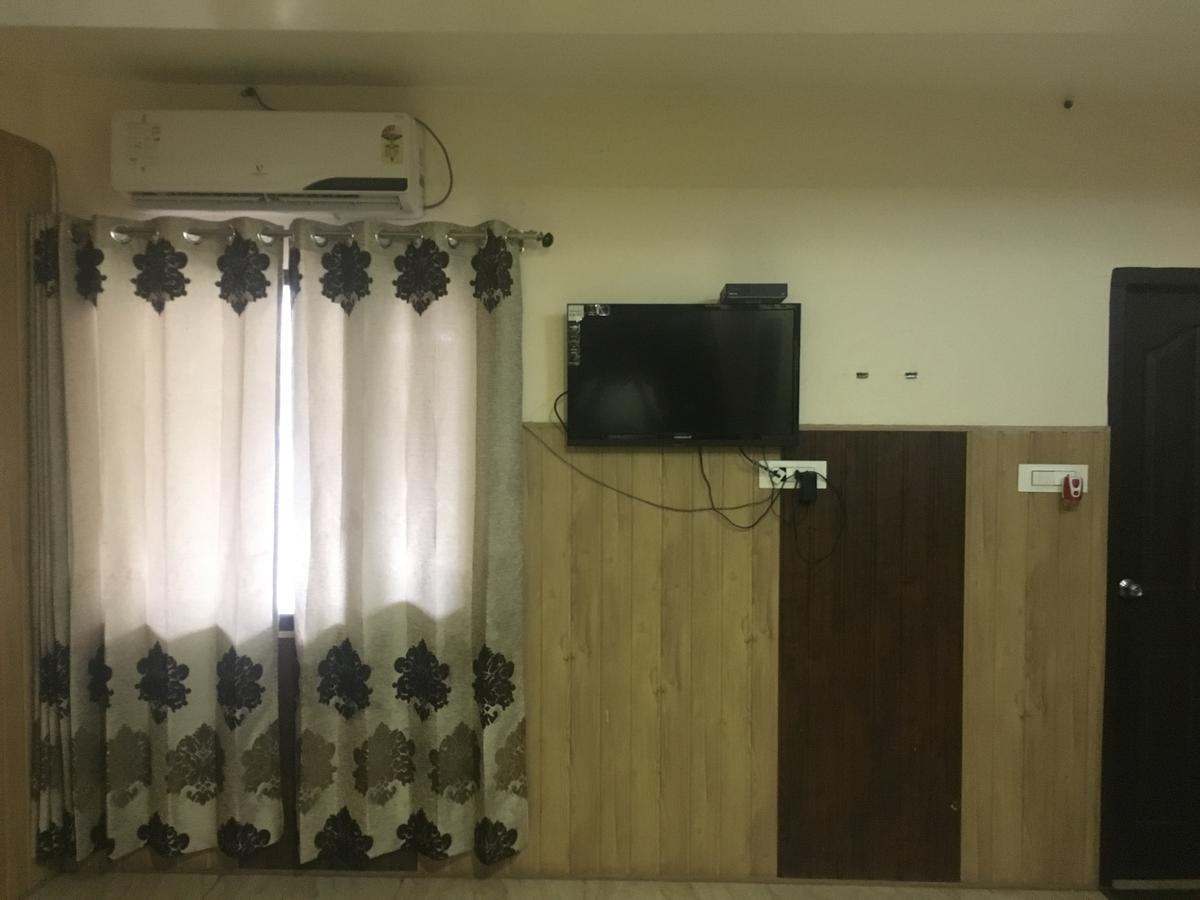 Oyo 12976 Hotel New Fiza Jammu Eksteriør billede