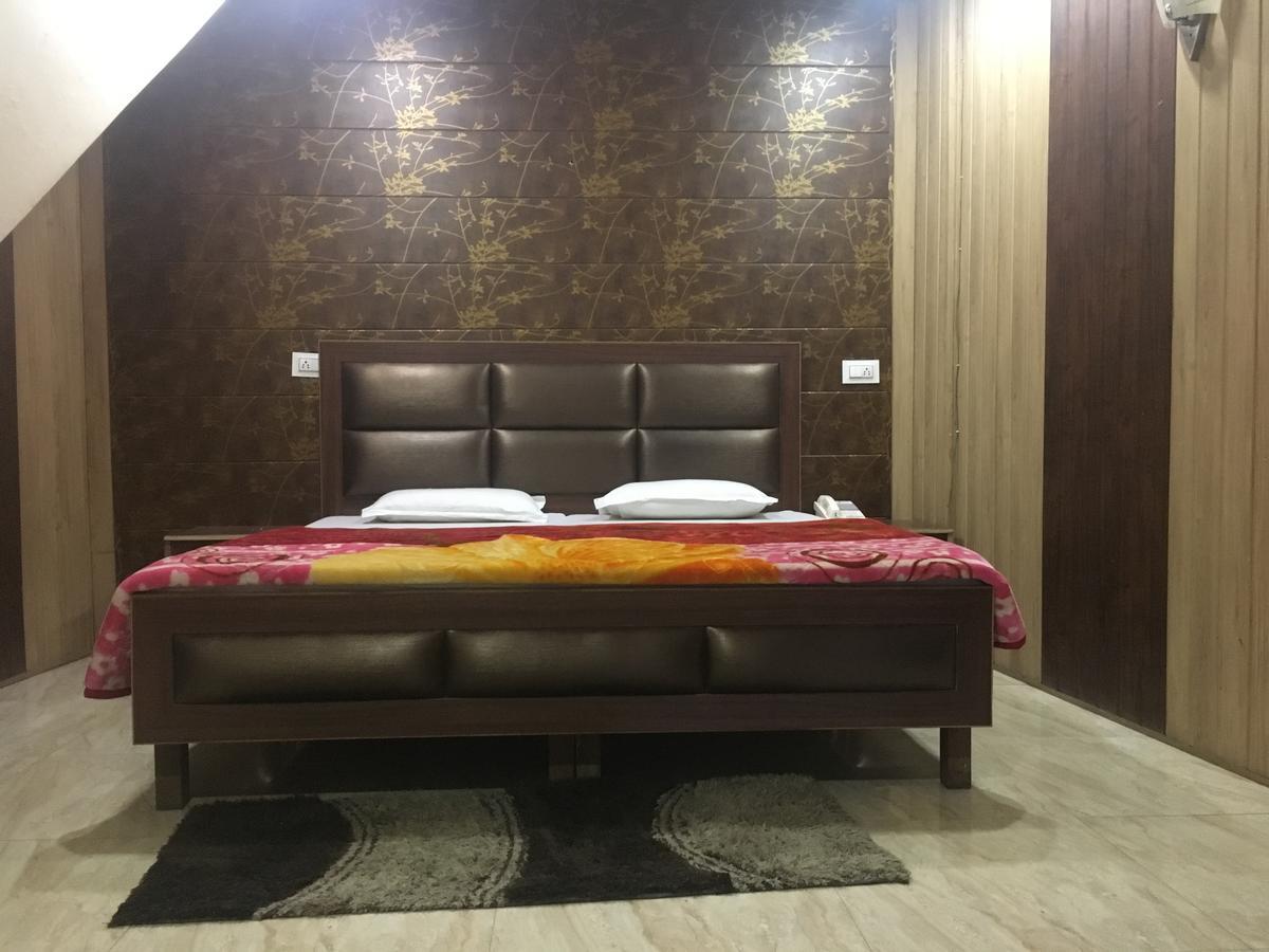 Oyo 12976 Hotel New Fiza Jammu Eksteriør billede