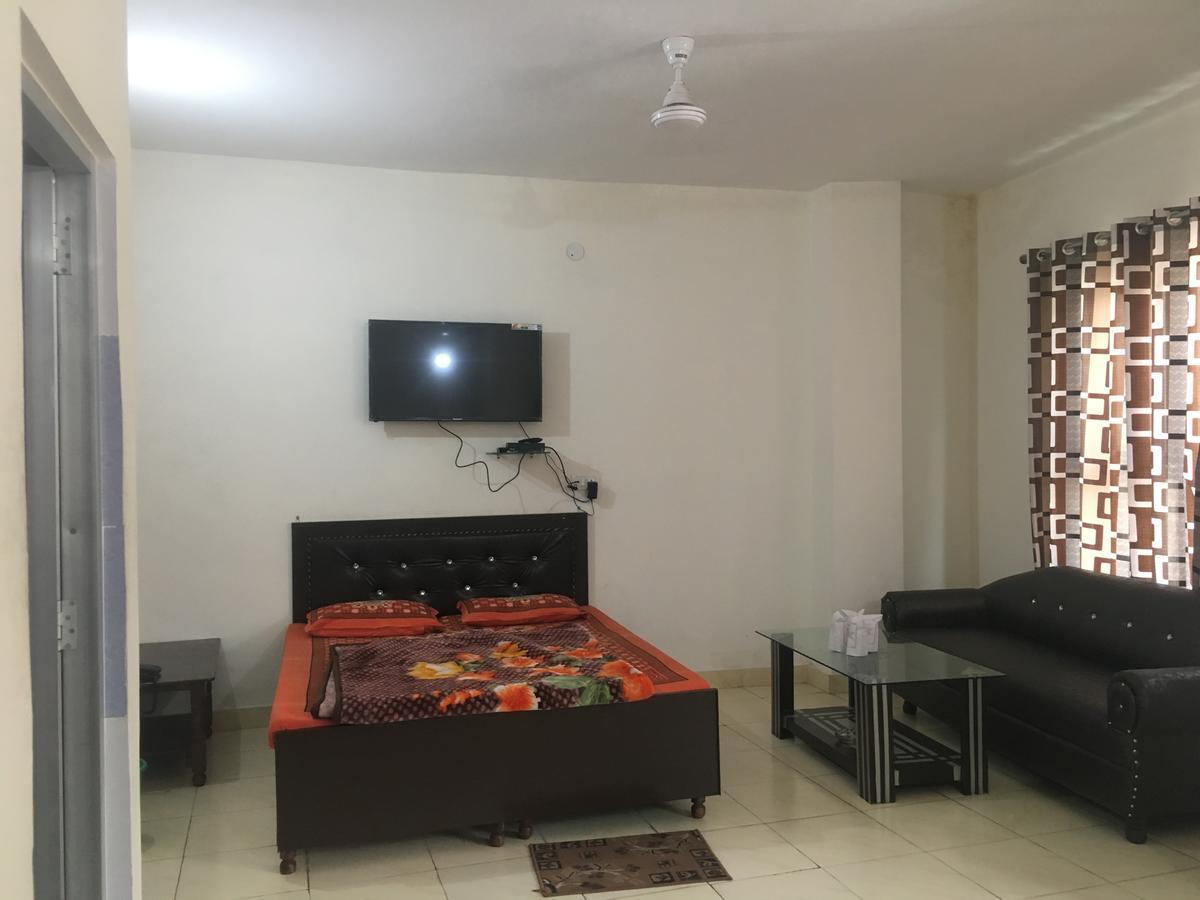 Oyo 12976 Hotel New Fiza Jammu Eksteriør billede