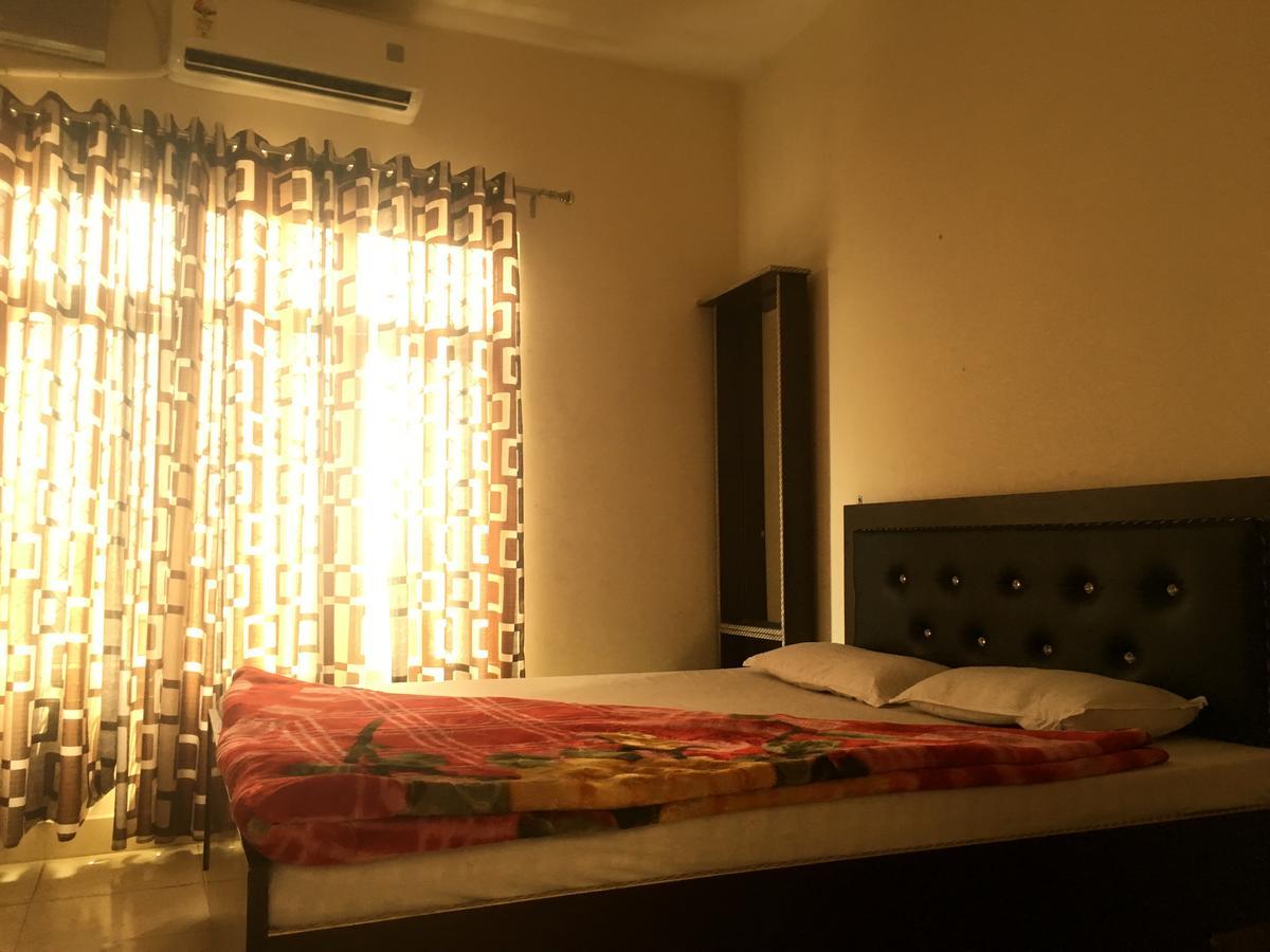 Oyo 12976 Hotel New Fiza Jammu Eksteriør billede