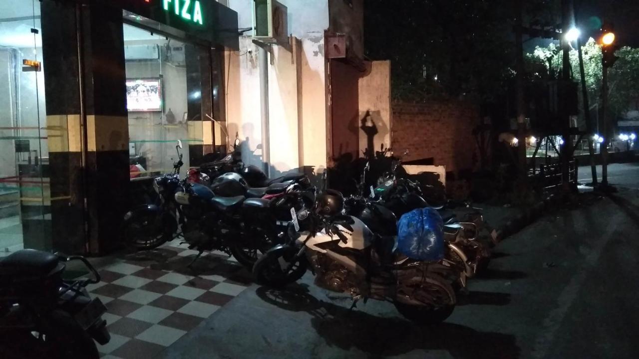 Oyo 12976 Hotel New Fiza Jammu Eksteriør billede