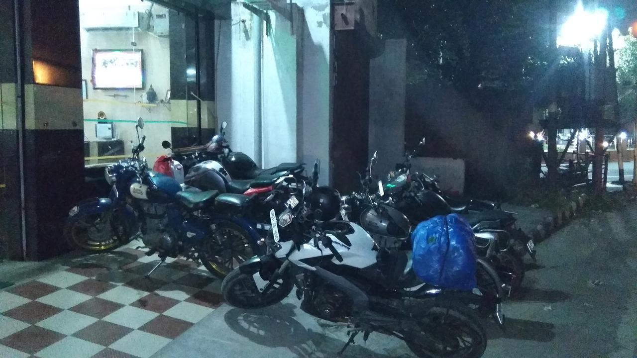 Oyo 12976 Hotel New Fiza Jammu Eksteriør billede